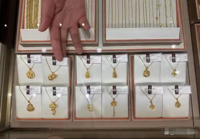 造假成本仅几十元？记者揭黄金造假套路ky开元棋牌“周大福”“老凤祥”被(图4)