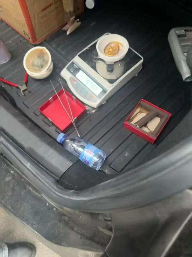造假成本仅几十元？记者揭黄金造假套路ky开元棋牌“周大福”“老凤祥”被(图5)
