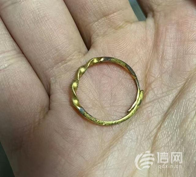 、“老凤祥”被造假成本仅需几十元开元棋牌黄金骗局曝光！“周大福”(图4)
