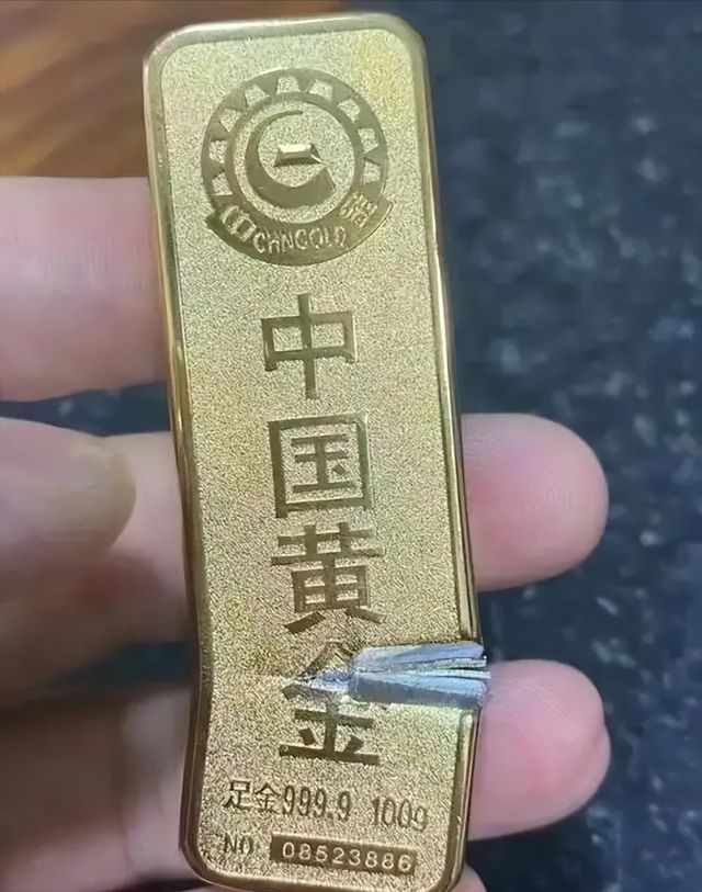 、“老凤祥”被造假成本仅需几十元开元棋牌黄金骗局曝光！“周大福”(图2)