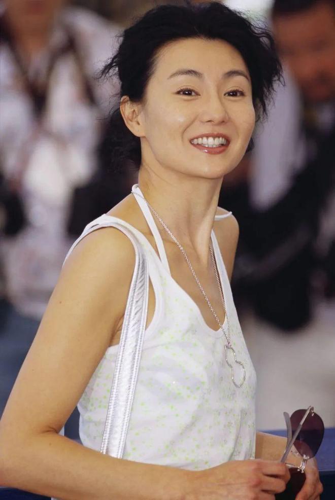 网60岁依然是大家最爱的穿衣榜样开元棋牌张曼玉的平价穿搭火遍全(图16)