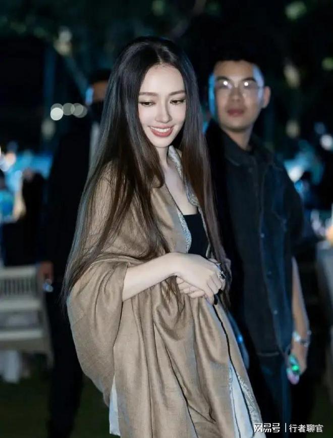 向佐带娃有时异地但豪门日子藏不住了开元棋牌郭碧婷手撕谣言:婆婆给钱(图5) 向佐带娃有时异地但豪门日子藏不住了开元棋牌郭碧婷手撕谣言:婆婆给钱(图5)