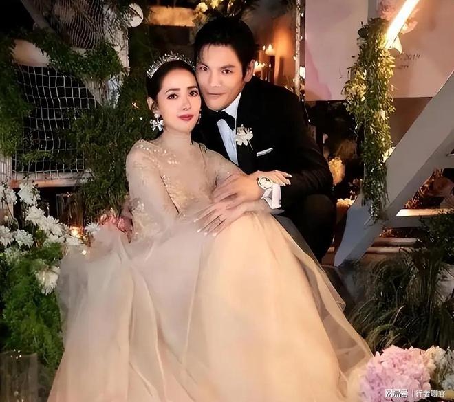 向佐带娃有时异地但豪门日子藏不住了开元棋牌郭碧婷手撕谣言:婆婆给钱(图6) 向佐带娃有时异地但豪门日子藏不住了开元棋牌郭碧婷手撕谣言:婆婆给钱(图6)