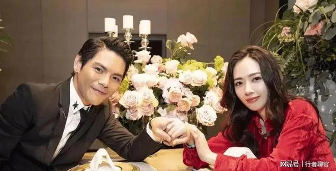 向佐带娃有时异地但豪门日子藏不住了开元棋牌郭碧婷手撕谣言：婆婆给钱(图8)